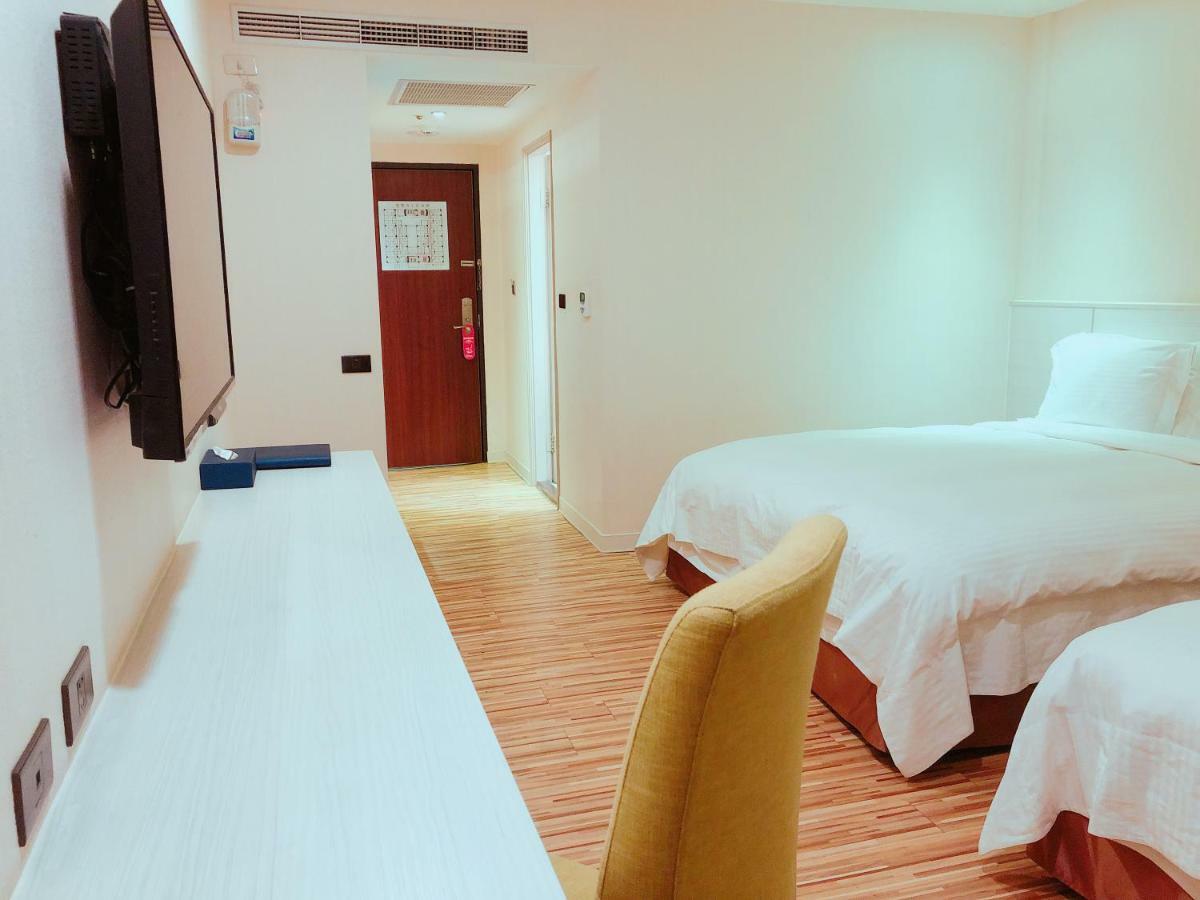 Wemeet Hotel Pingtung Luaran gambar