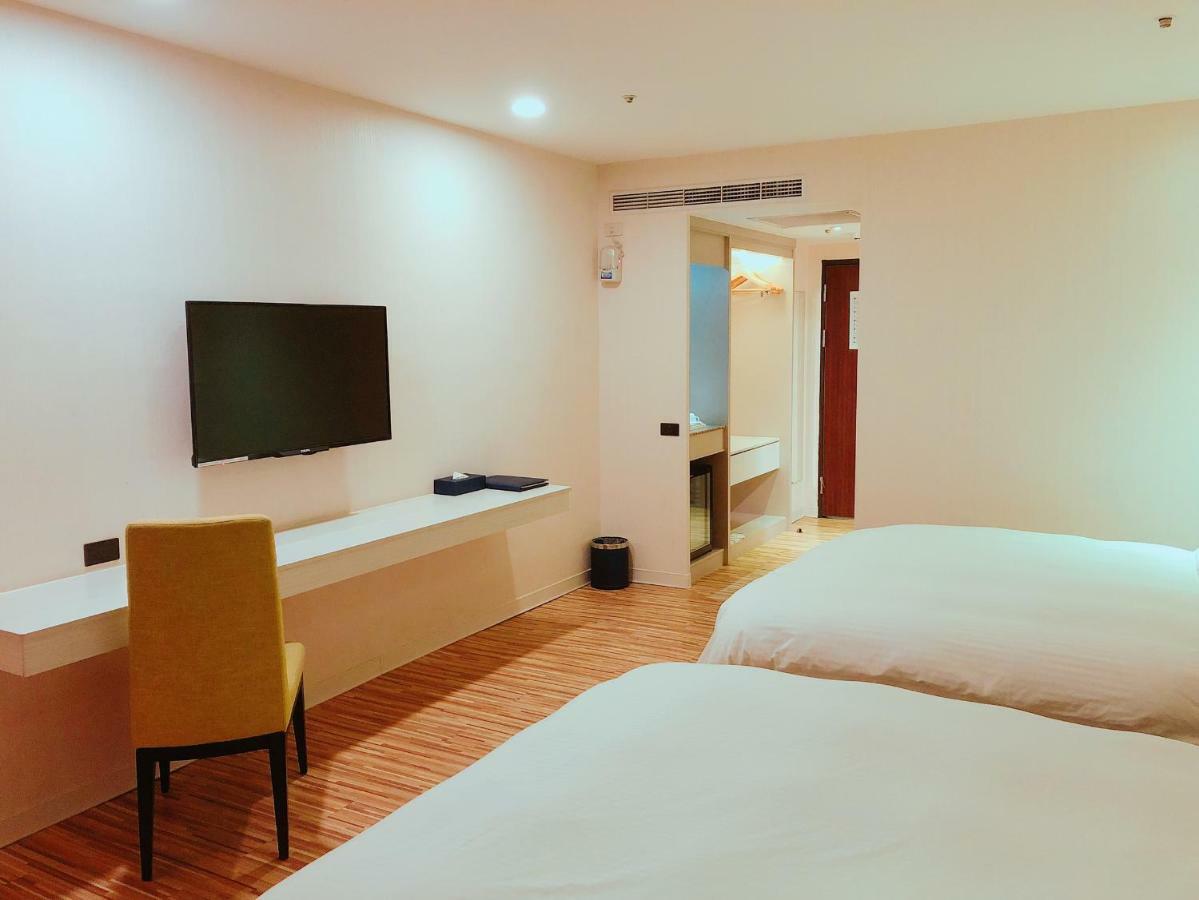Wemeet Hotel Pingtung Luaran gambar