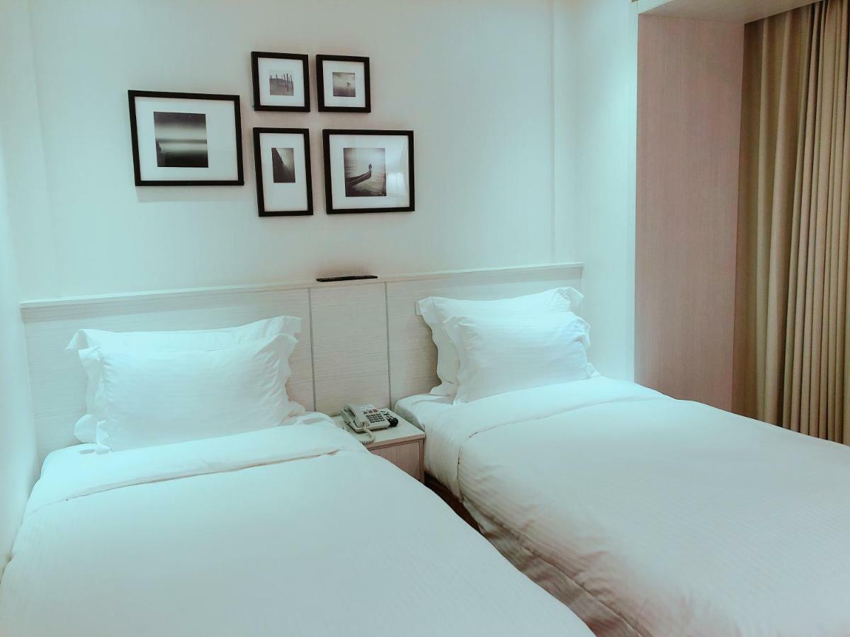 Wemeet Hotel Pingtung Luaran gambar