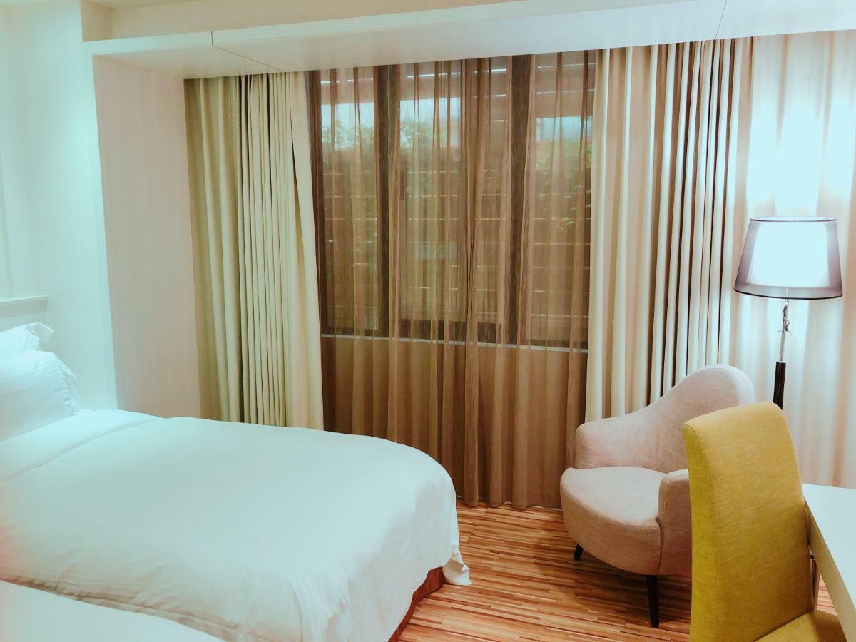 Wemeet Hotel Pingtung Luaran gambar